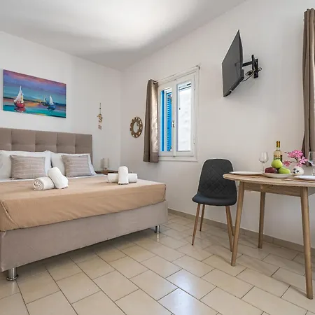 Tzivaeriparos Appartement